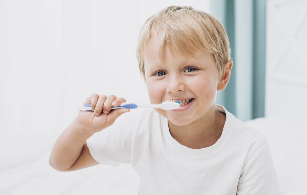 Cuidar la higiene dental en niños